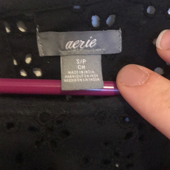 Black scalloped crop top - Picture 2 of 4